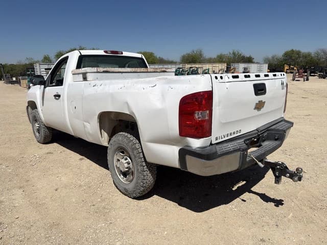 Image of Chevrolet 2500 equipment image 2