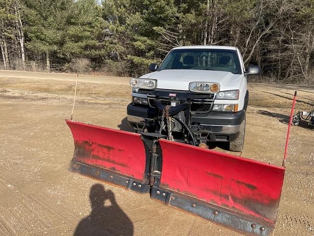 Image of Chevrolet 2500 equipment image 1