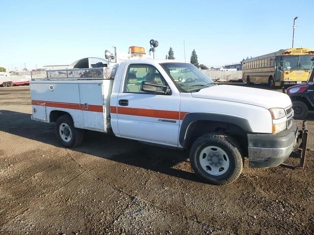 Image of Chevrolet 2500 equipment image 1