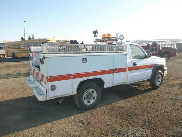 Image of Chevrolet 2500 equipment image 2