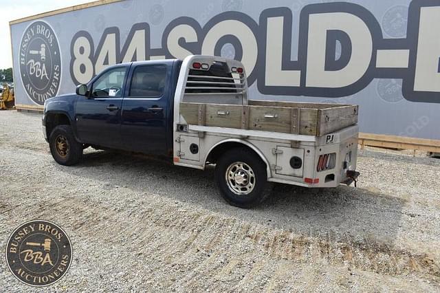 Image of Chevrolet 2500HD equipment image 3