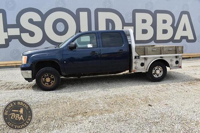 Image of Chevrolet 2500HD equipment image 2