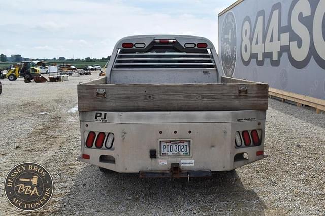 Image of Chevrolet 2500HD equipment image 4