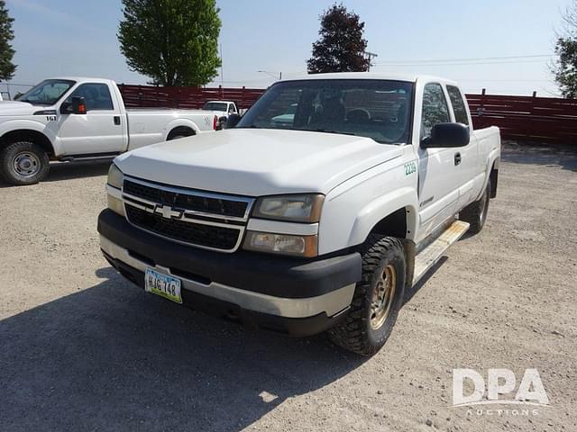 Image of Chevrolet 2500HD equipment image 1