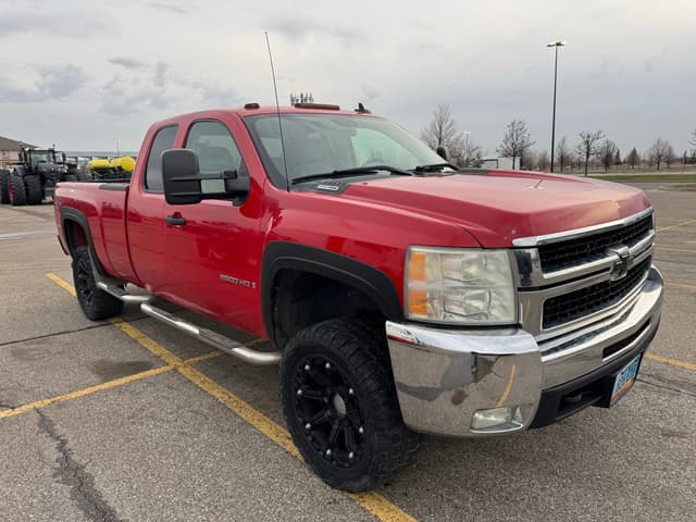 Image of Chevrolet 2500HD equipment image 1