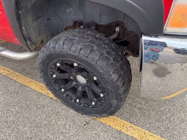 Image of Chevrolet 2500HD equipment image 3