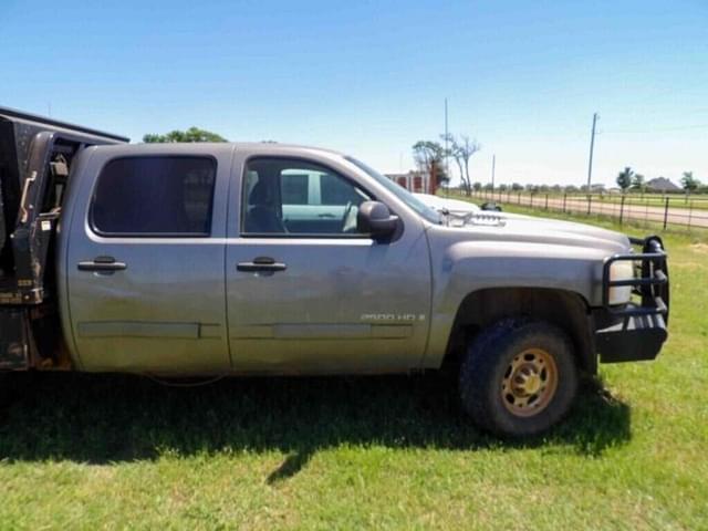 Image of Chevrolet 2500HD equipment image 4