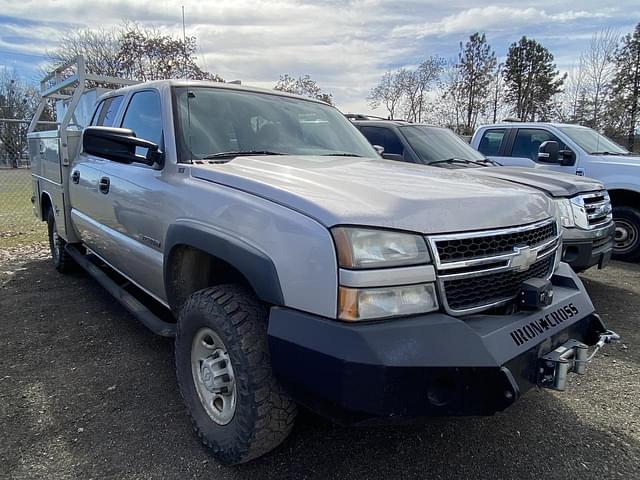 Image of Chevrolet 2500HD equipment image 1