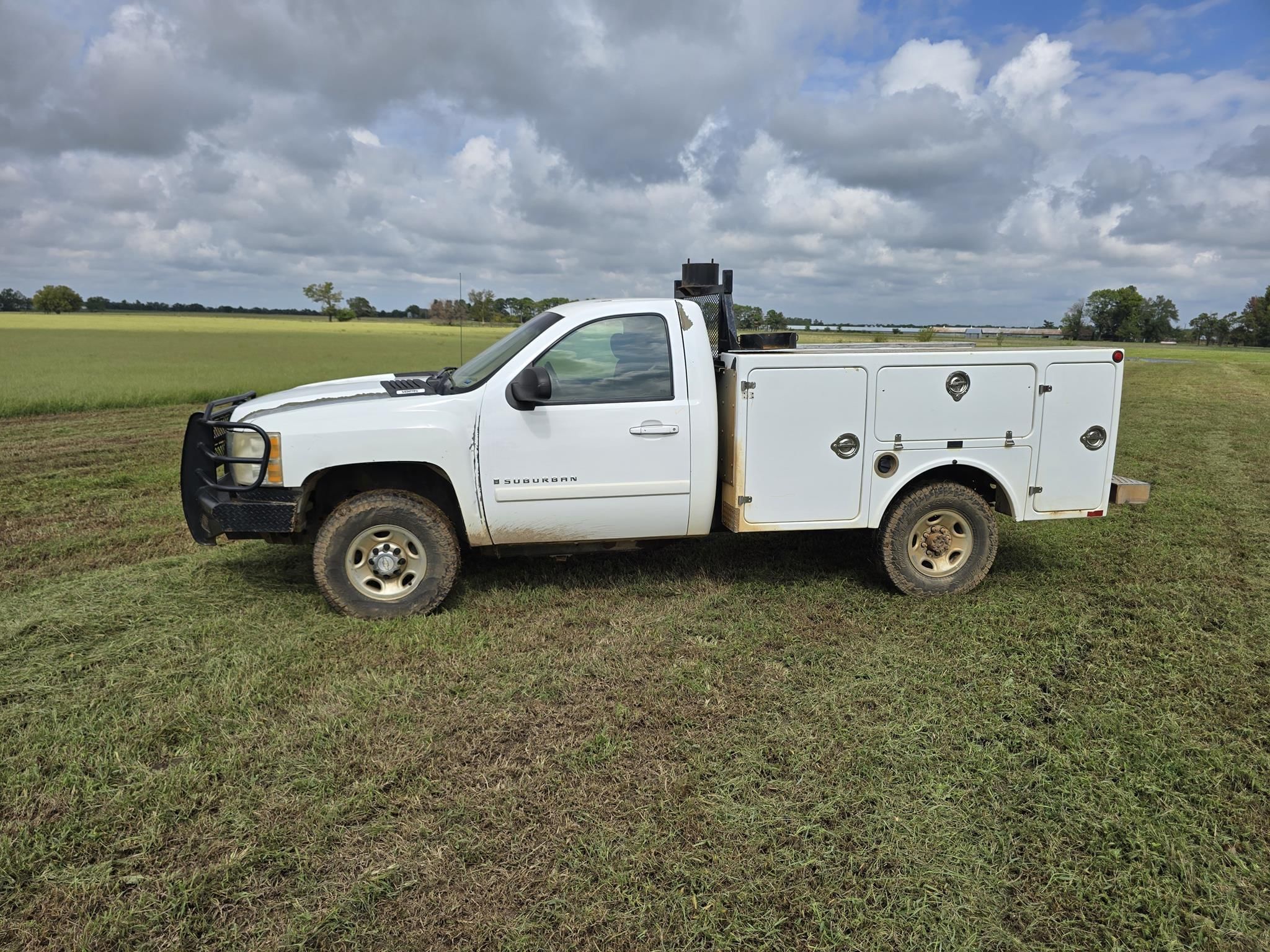 2007 Chevrolet 2500HD Equipment Image0