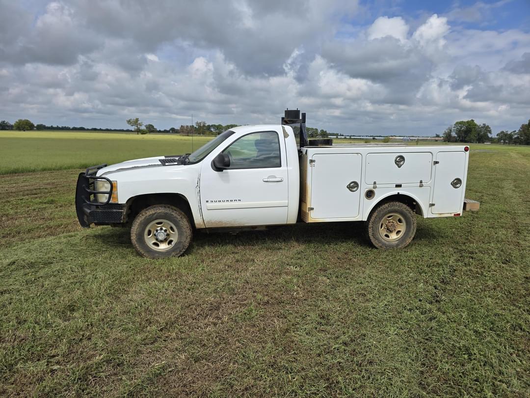 Image of Chevrolet 2500HD Primary image