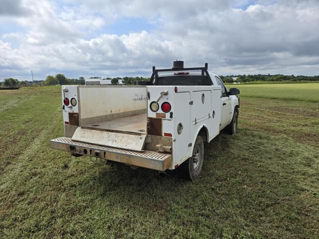 Image of Chevrolet 2500HD equipment image 4