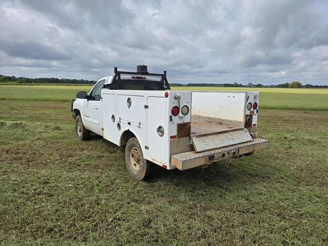 Image of Chevrolet 2500HD equipment image 2