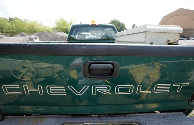Image of Chevrolet 2500HD equipment image 2