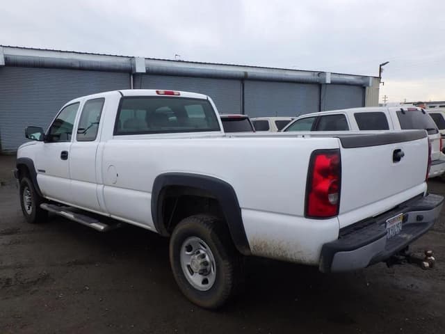 Image of Chevrolet 2500HD equipment image 3