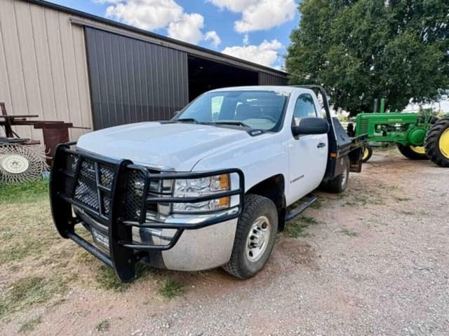 Image of Chevrolet 2500HD equipment image 1