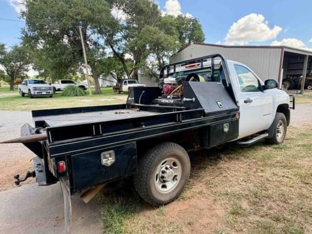 Image of Chevrolet 2500HD equipment image 4