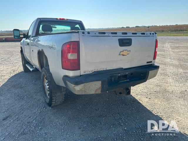 Image of Chevrolet 2500HD equipment image 4