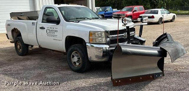 Image of Chevrolet 2500HD equipment image 2