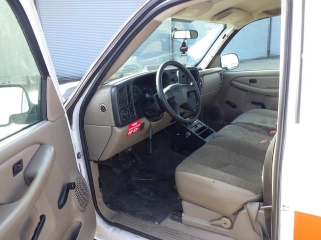 Image of Chevrolet 2500HD equipment image 4