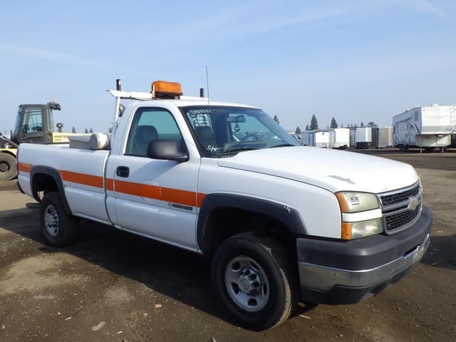 Image of Chevrolet 2500HD equipment image 1