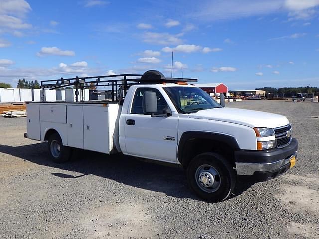 Image of Chevrolet 3500 equipment image 1