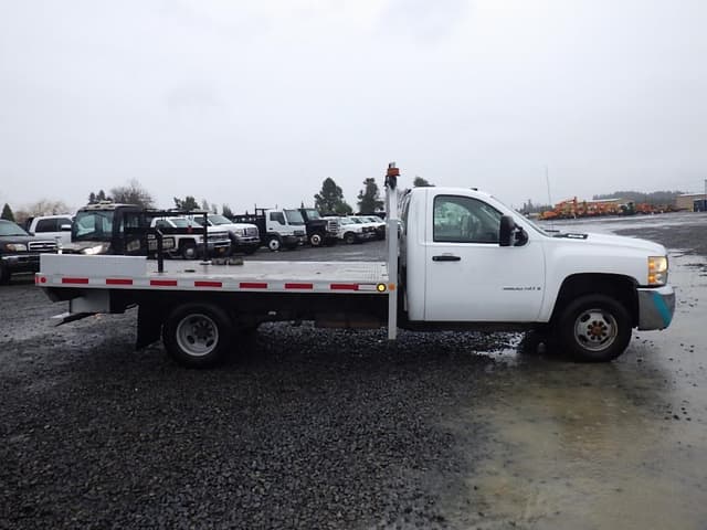 Image of Chevrolet 3500 equipment image 3