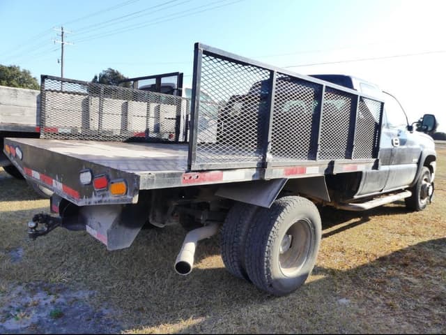 Image of Chevrolet 3500 equipment image 3