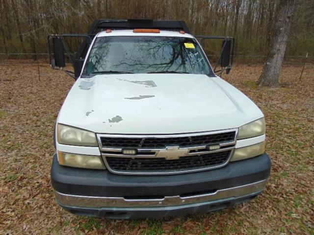 Image of Chevrolet 3500 equipment image 1