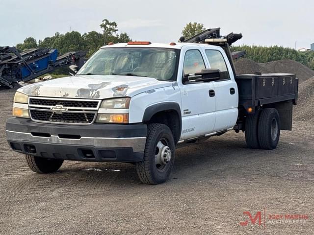 Image of Chevrolet 3500 equipment image 1