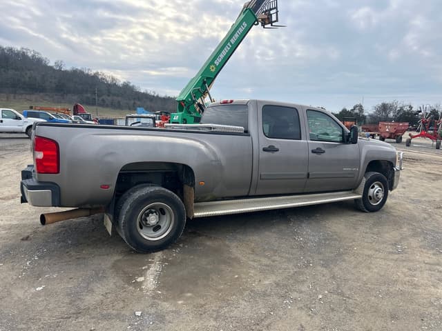 Image of Chevrolet 3500 equipment image 4