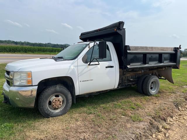 Image of Chevrolet 3500HD equipment image 1