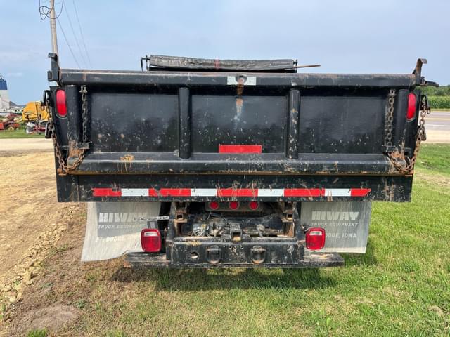 Image of Chevrolet 3500HD equipment image 4