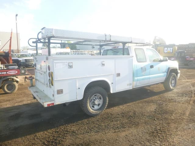 Image of Chevrolet 3500 equipment image 2