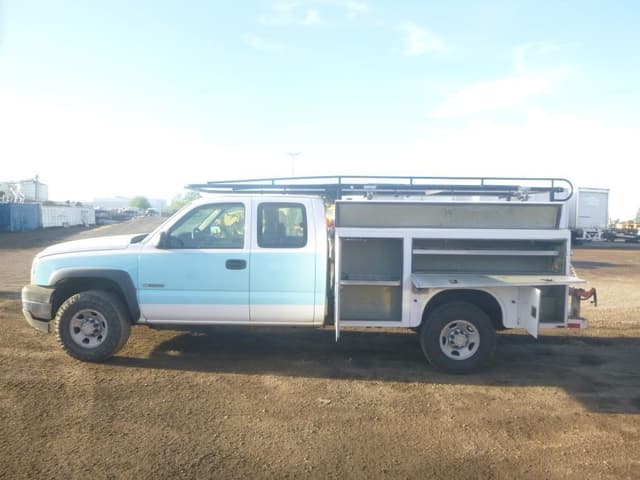 Image of Chevrolet 3500 equipment image 4