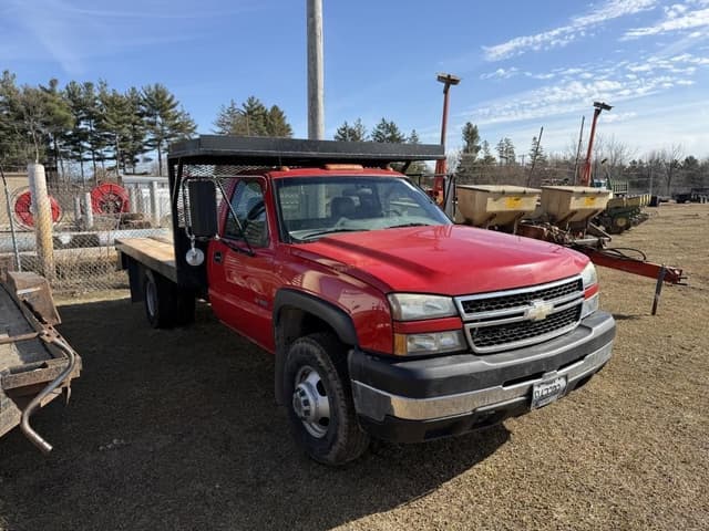 Image of Chevrolet 3500 equipment image 2