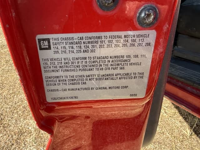 Image of Chevrolet 3500 equipment image 3