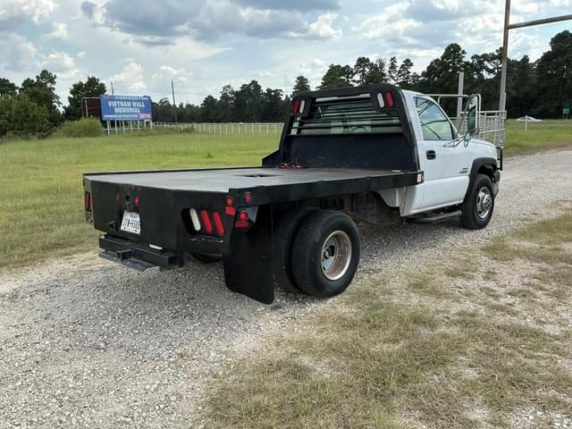 Image of Chevrolet 3500 equipment image 4