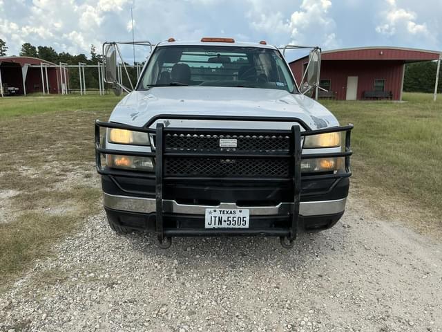 Image of Chevrolet 3500 equipment image 1