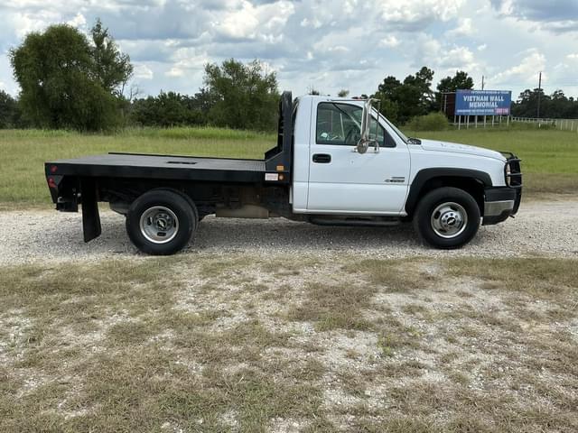 Image of Chevrolet 3500 equipment image 3