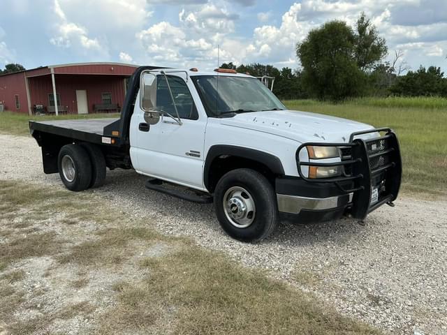 Image of Chevrolet 3500 equipment image 2