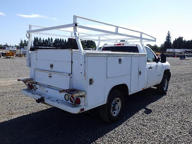 Image of Chevrolet 3500HD equipment image 3