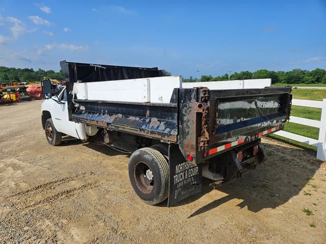 Image of Chevrolet 3500HD equipment image 2
