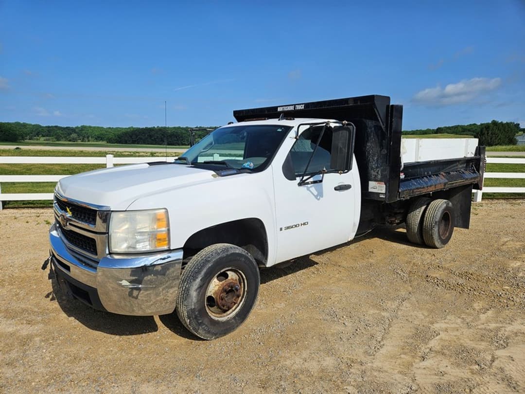 Image of Chevrolet 3500HD Primary image