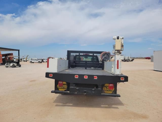 Image of Chevrolet 3500HD equipment image 3