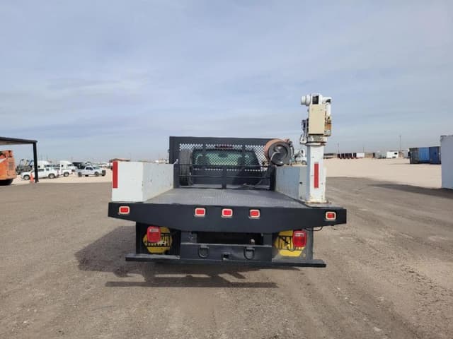 Image of Chevrolet 3500HD equipment image 3