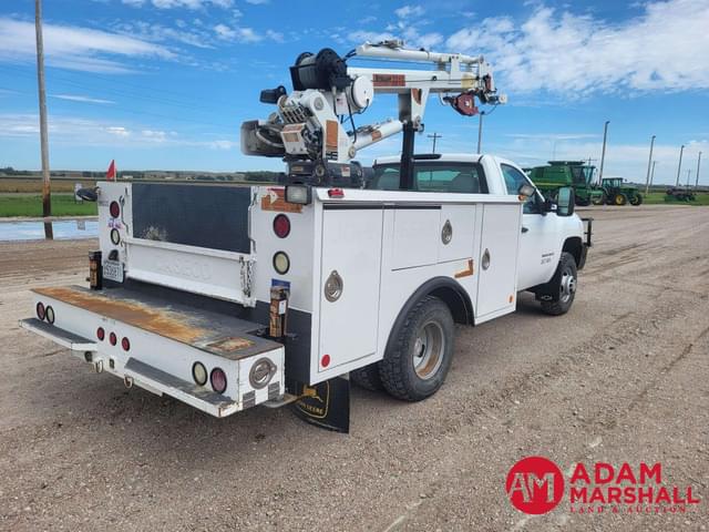 Image of Chevrolet 3500 equipment image 2