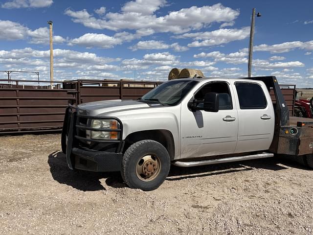 Image of Chevrolet 3500 equipment image 3