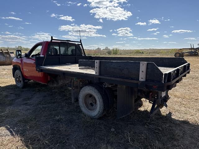 Image of Chevrolet 3500HD equipment image 2