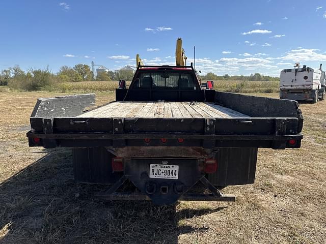 Image of Chevrolet 3500HD equipment image 3