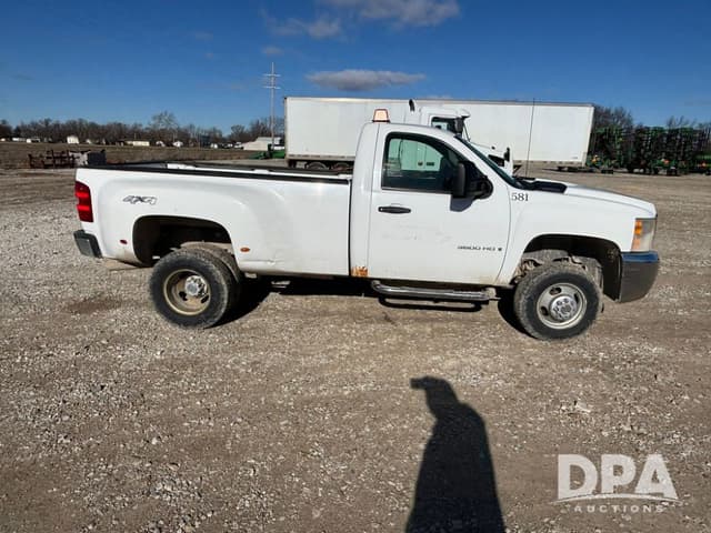 Image of Chevrolet 3500HD equipment image 2